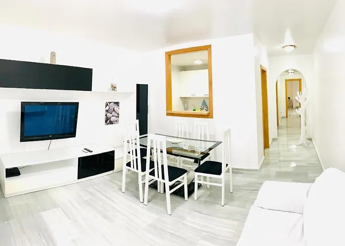 Precioso Apartamento Cerca Del Mar Con Wifi, Piscina Y Parking