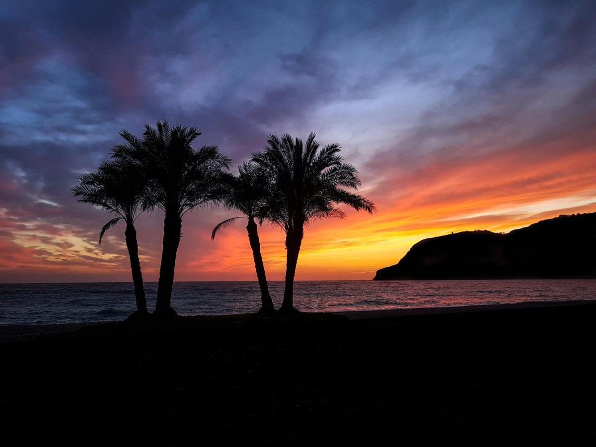 Precioso Cerca Del Mar Con Wifi, Piscina Y Parking